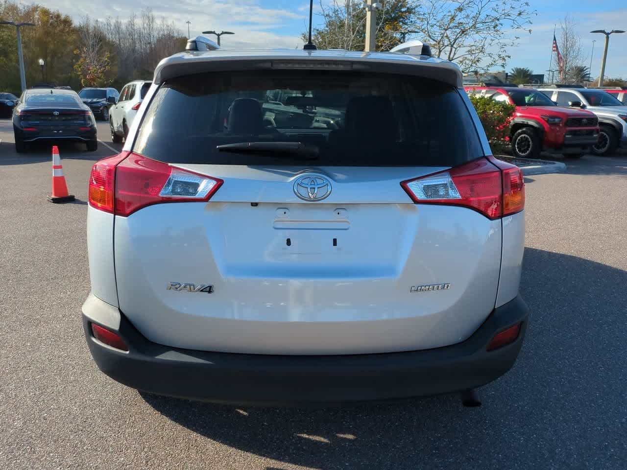 Used 2014 Classic Silver Metallic Toyota Limited image 5