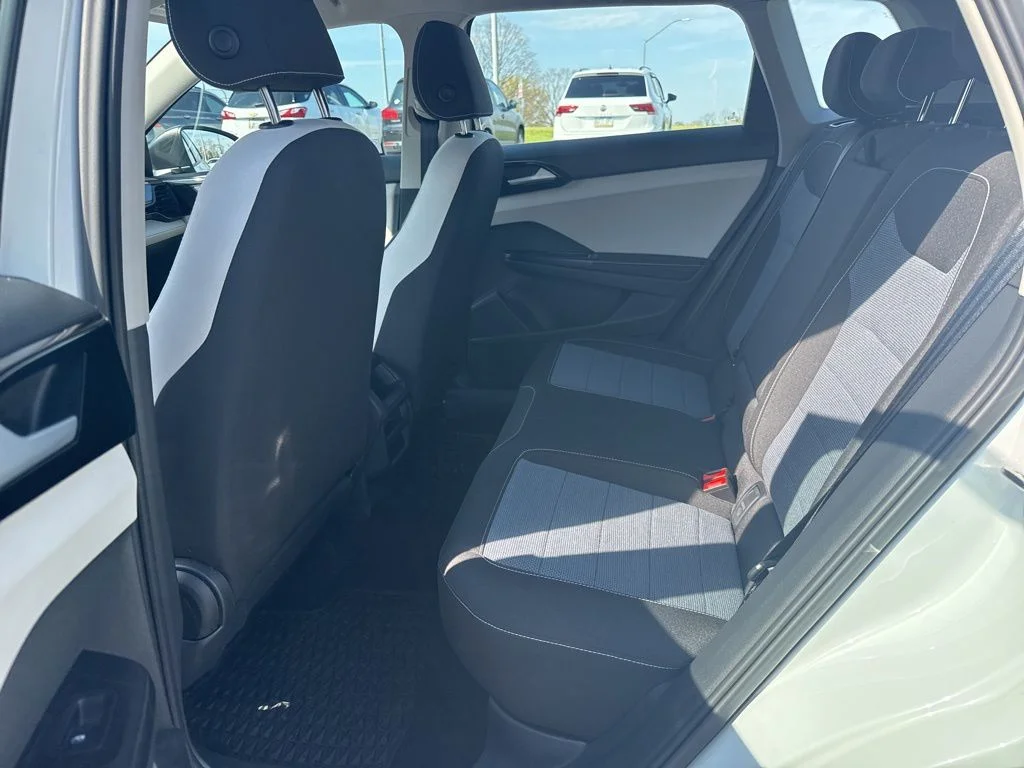 2025 Volkswagen Taos S - Photo 32