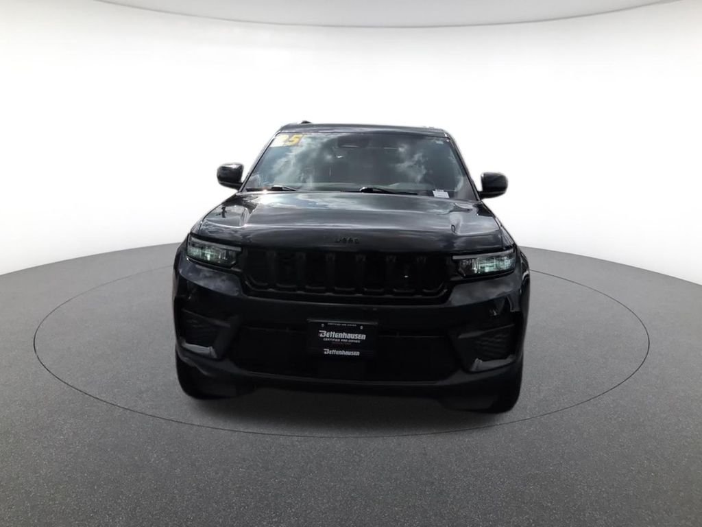 Certified Used 2025 Black Jeep Altitude image 18