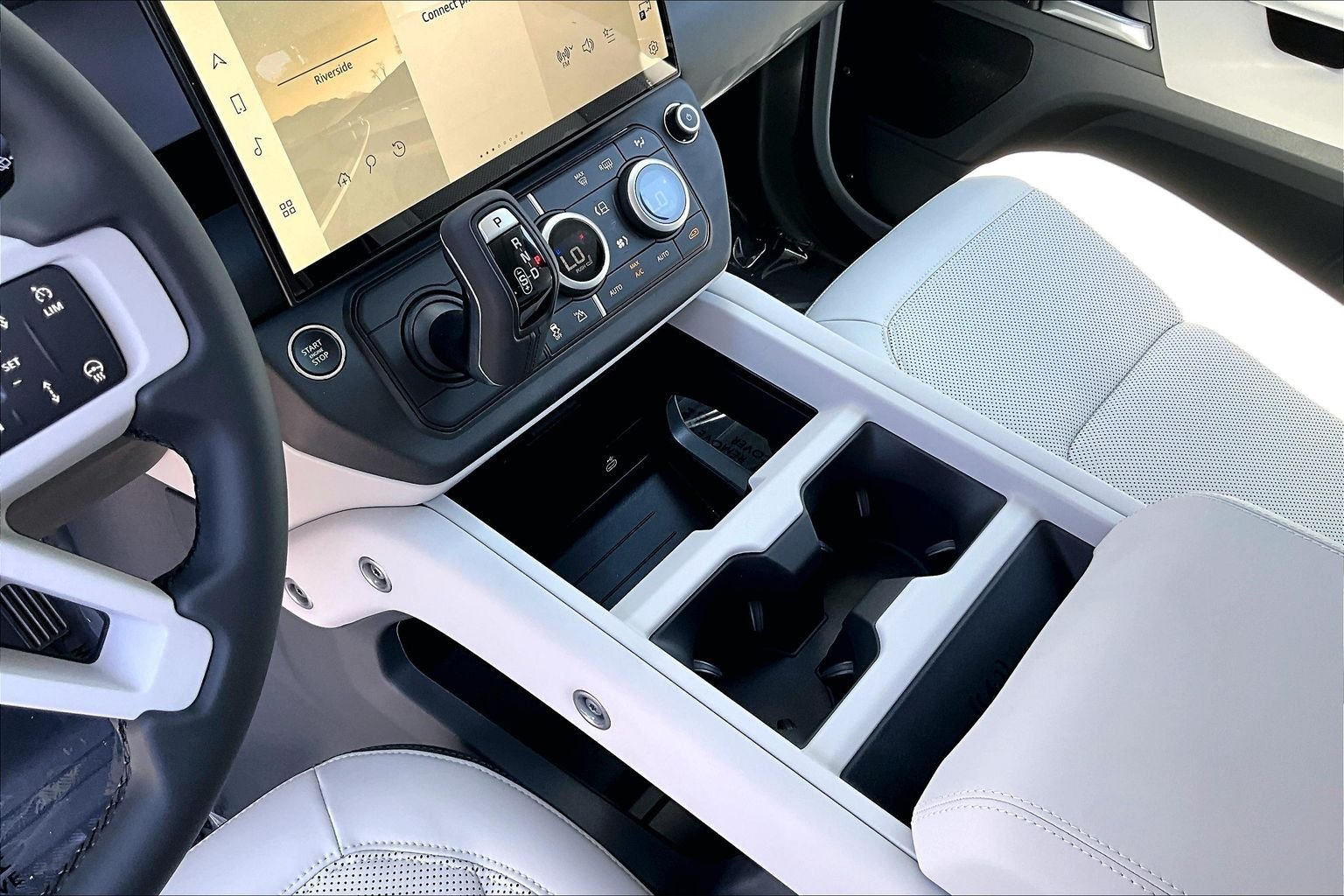 New 2026 Fuji White Land Rover S image 8