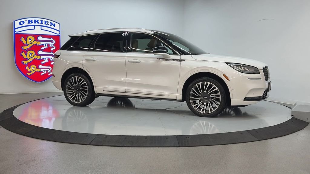Used 2021 White Lincoln Reserve image 3
