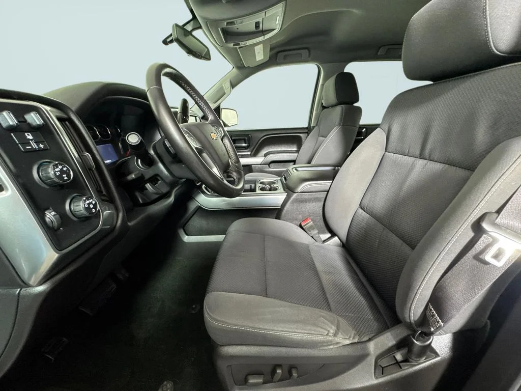 Used 2015 White Chevrolet LT image 6