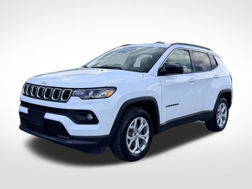 Used 2024 White Jeep Latitude image 2