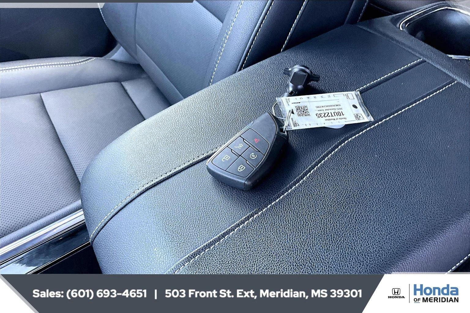 Used 2025 Mosaic Black Metallic Chevrolet AWD LT image 9