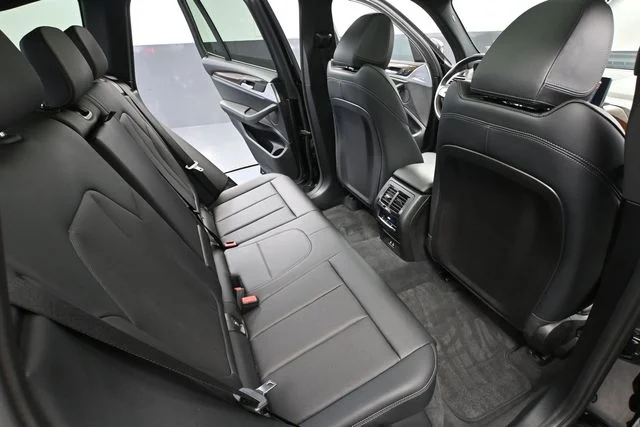 Used 2023 Black BMW xDrive30i image 45