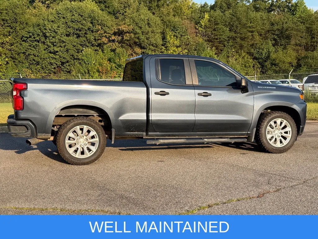 Used 2019 SHADOW GRAY METALLIC Chevrolet Custom image 3