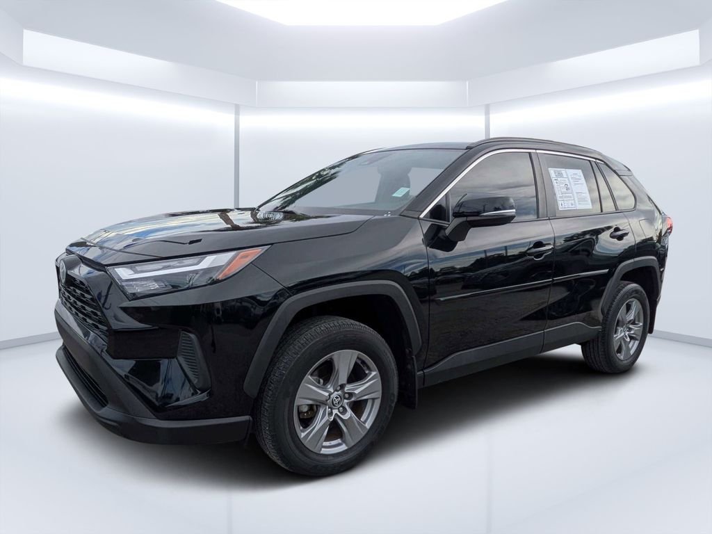Used 2022 Black Toyota XLE image 9