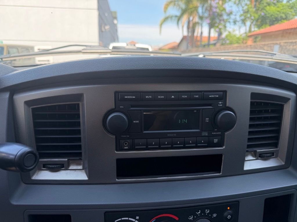 Used 2006 Black Dodge SLT image 21