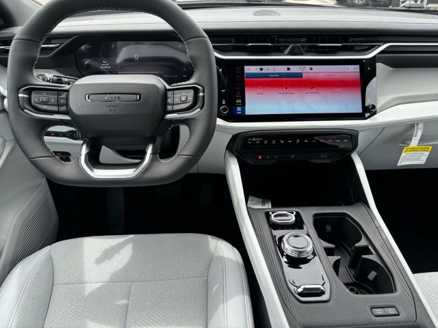 New 2026 Bright White Clear-Coat Exterior Paint Jeep Laredo image 16