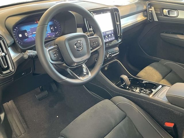 2026 Volvo XC40 Ultra Black Edition - Photo 13