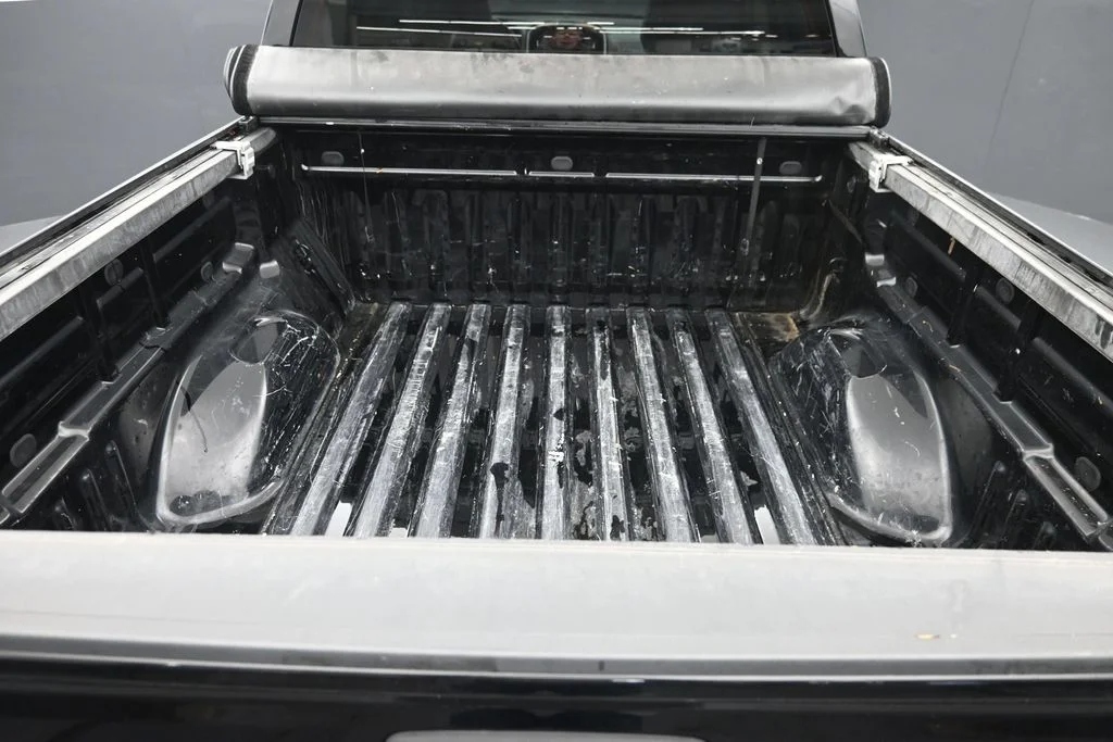 Used 2015 Black Chevrolet Z71 image 11