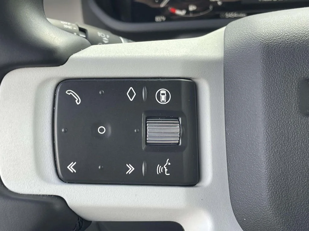 2024 Land Rover Defender X-Dynamic SE - Photo 27
