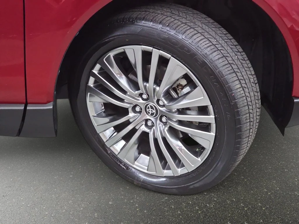 Used 2022 Red Toyota XLE image 31
