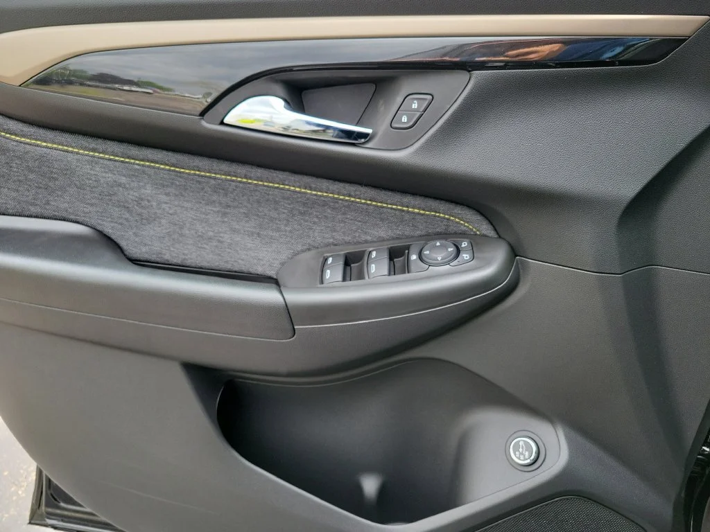 New 2026 Mosaic Black Metallic Chevrolet ACTIV image 16