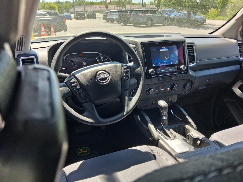 2023 Nissan Frontier SV - Photo 16