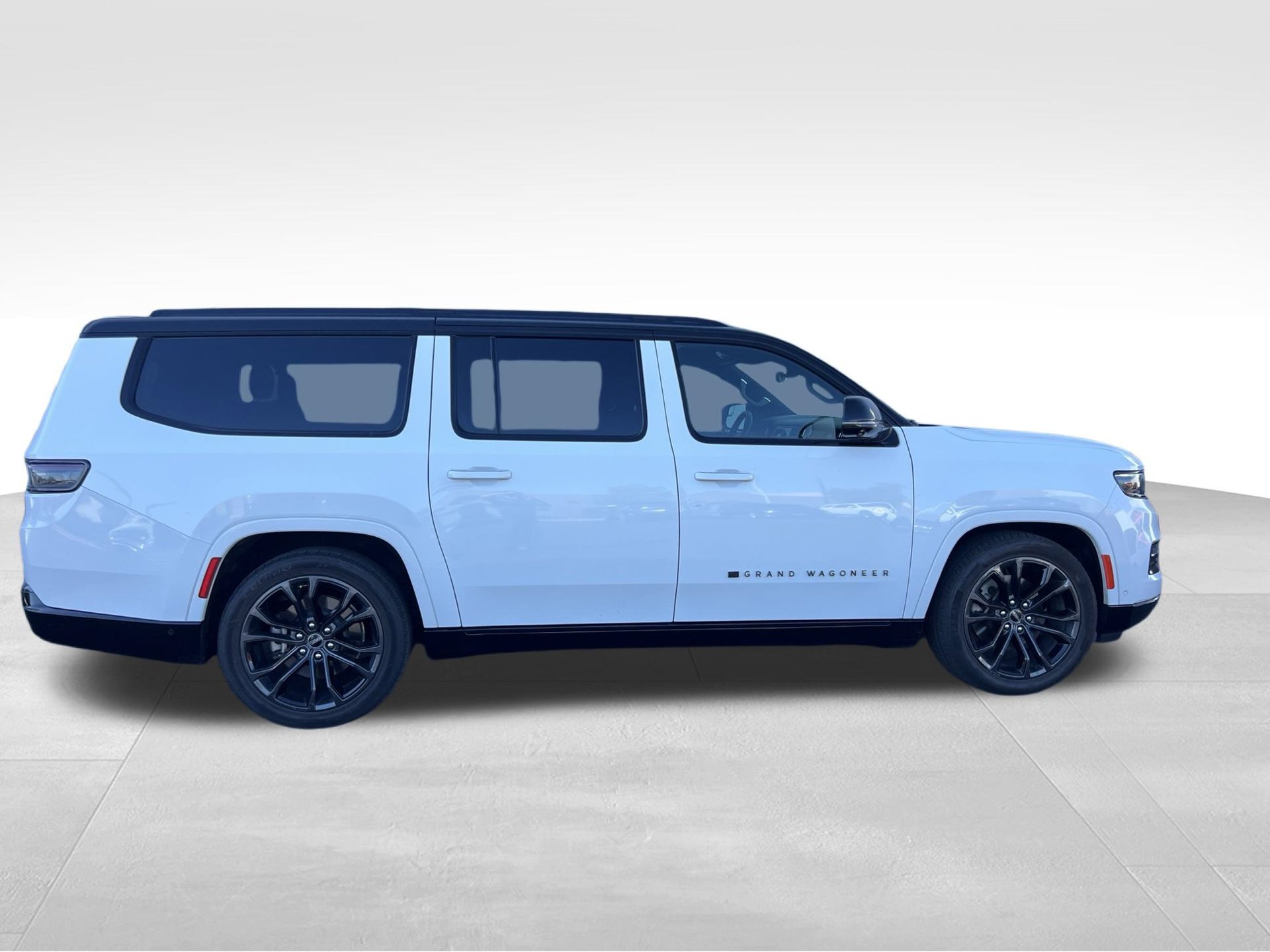 Used 2024 White Jeep Series II image 4