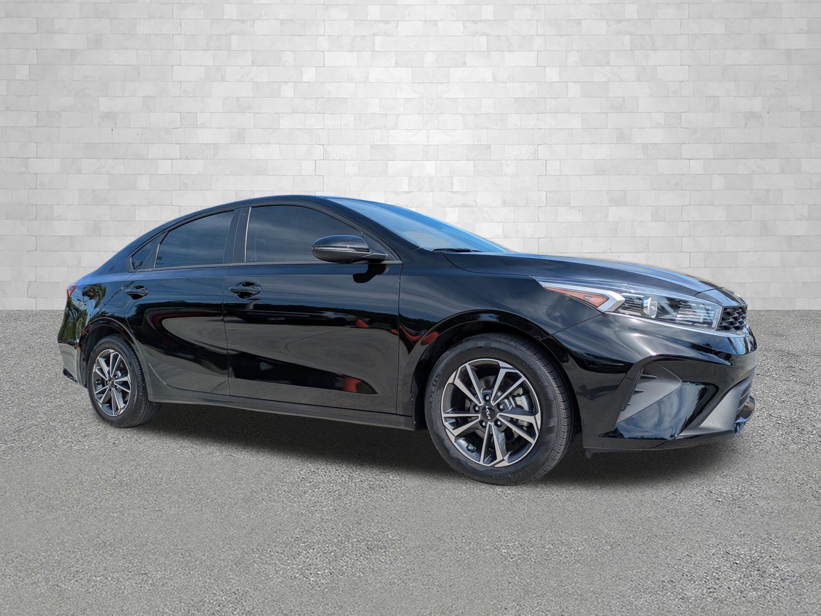 2024 Kia Forte LXS AT's photo