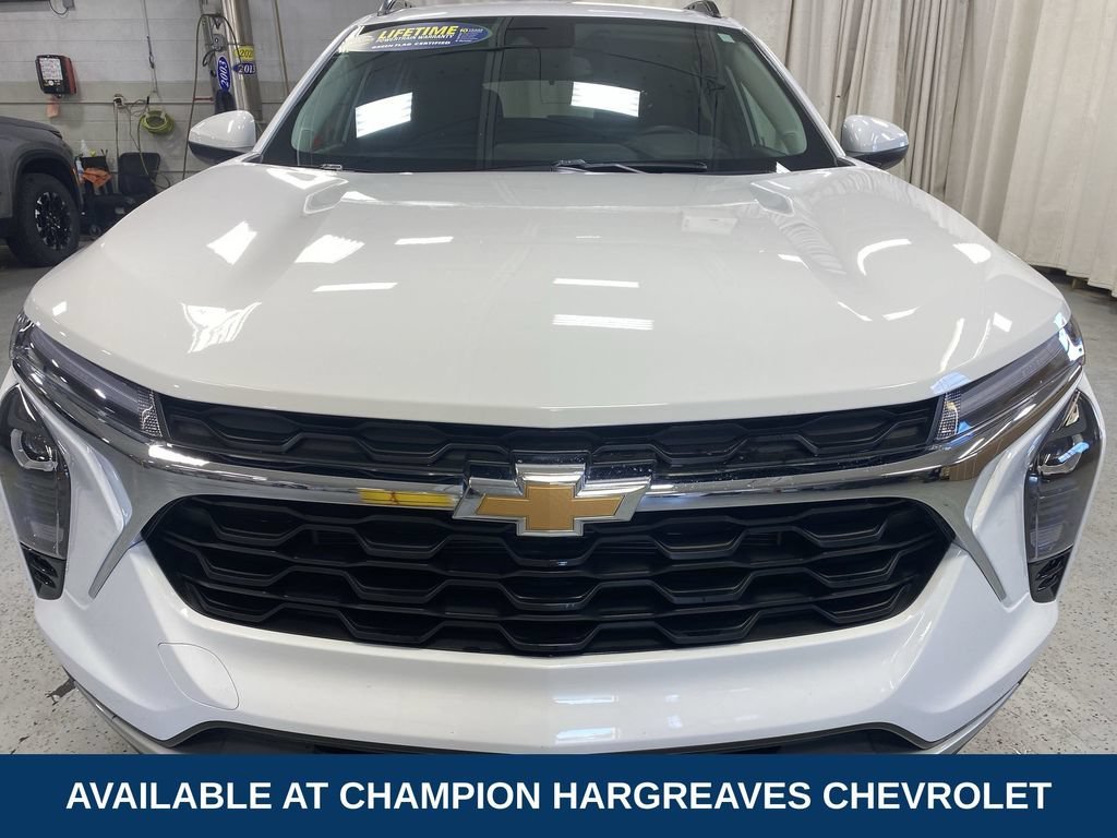 Used 2024 Summit White Chevrolet LT image 39