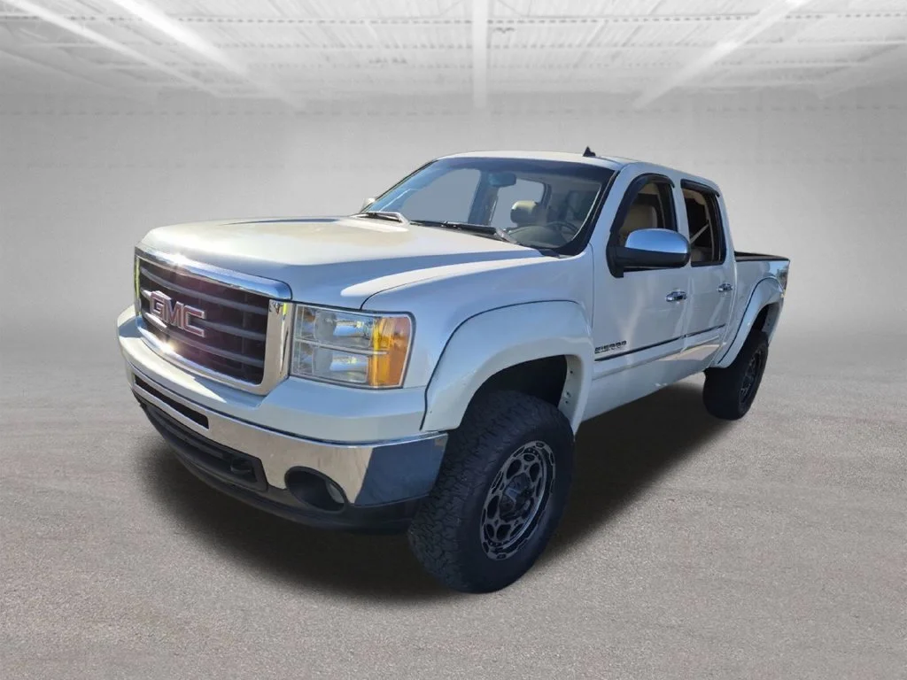Used 2011 White GMC SLT image 18