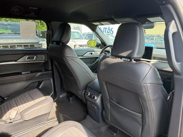 New 2026 Space White Metallic Ford ST-Line image 37