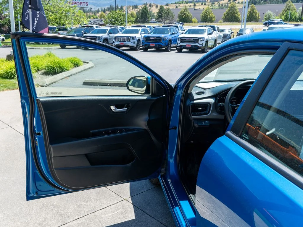 Used 2021 Blue Kia S image 15