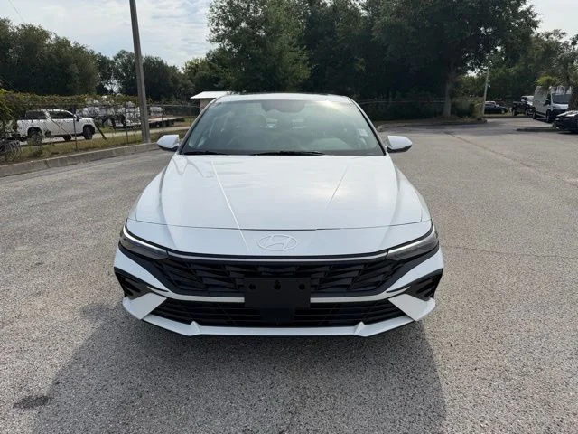 Used 2025 White Hyundai Limited image 10