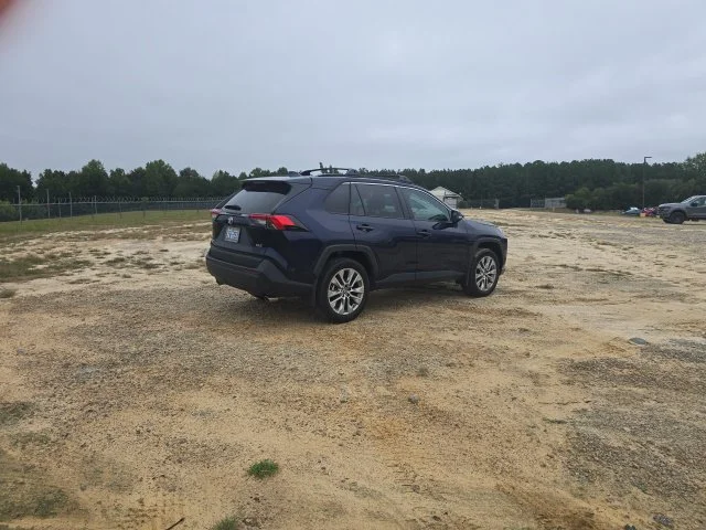 Used 2025  Toyota XLE Premium image 10