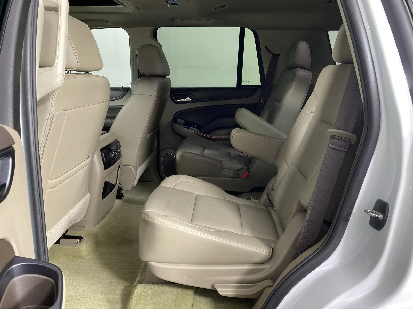 Used 2018 Summit White Chevrolet Premier image 27