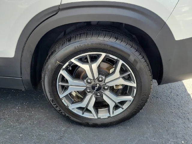 Used 2023 White Kia EX image 8