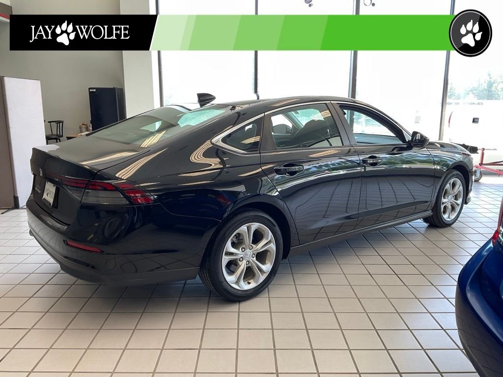 Used 2023  Honda LX image 5