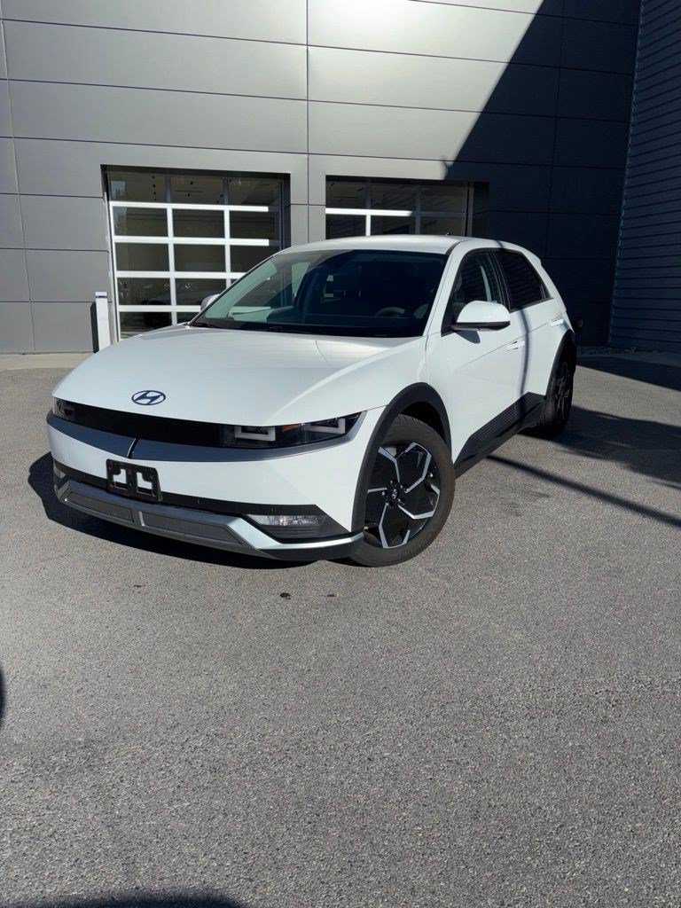 Used 2024 Atlas White Hyundai SEL image 2