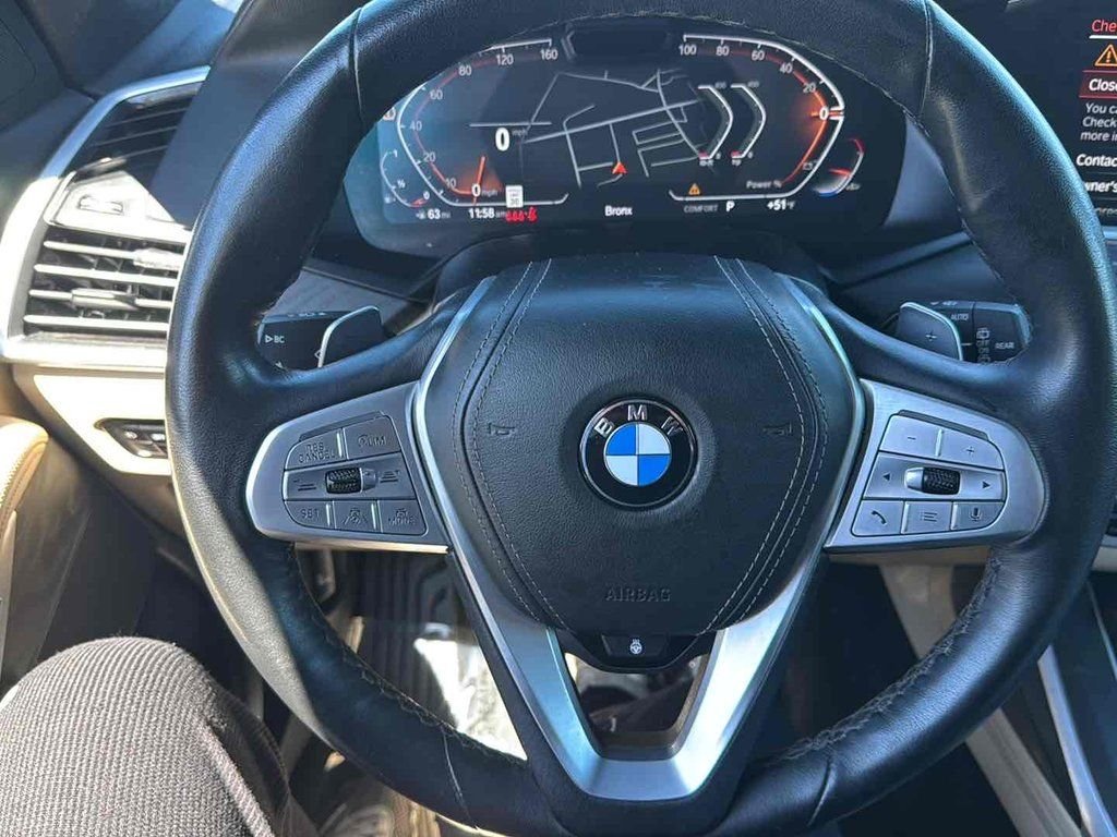 Used 2022 White BMW xDrive40i image 40