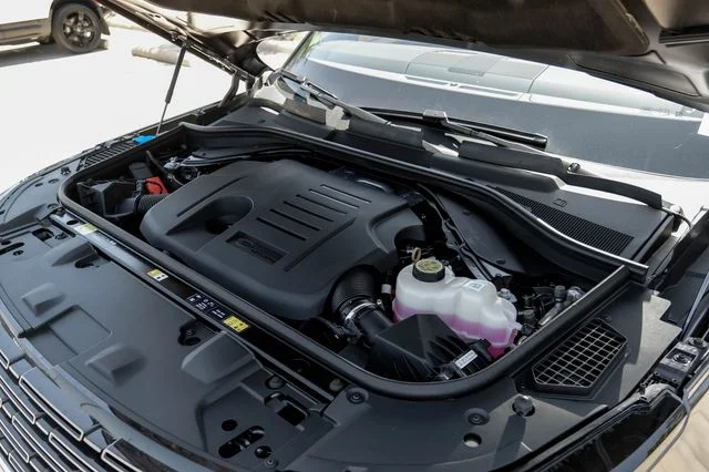 New 2026  Land Rover SE image 64