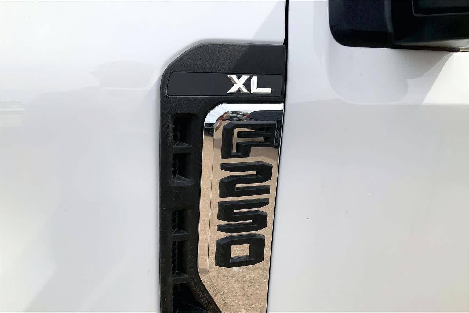 New 2026 Oxford White Ford F-250® XL image 15