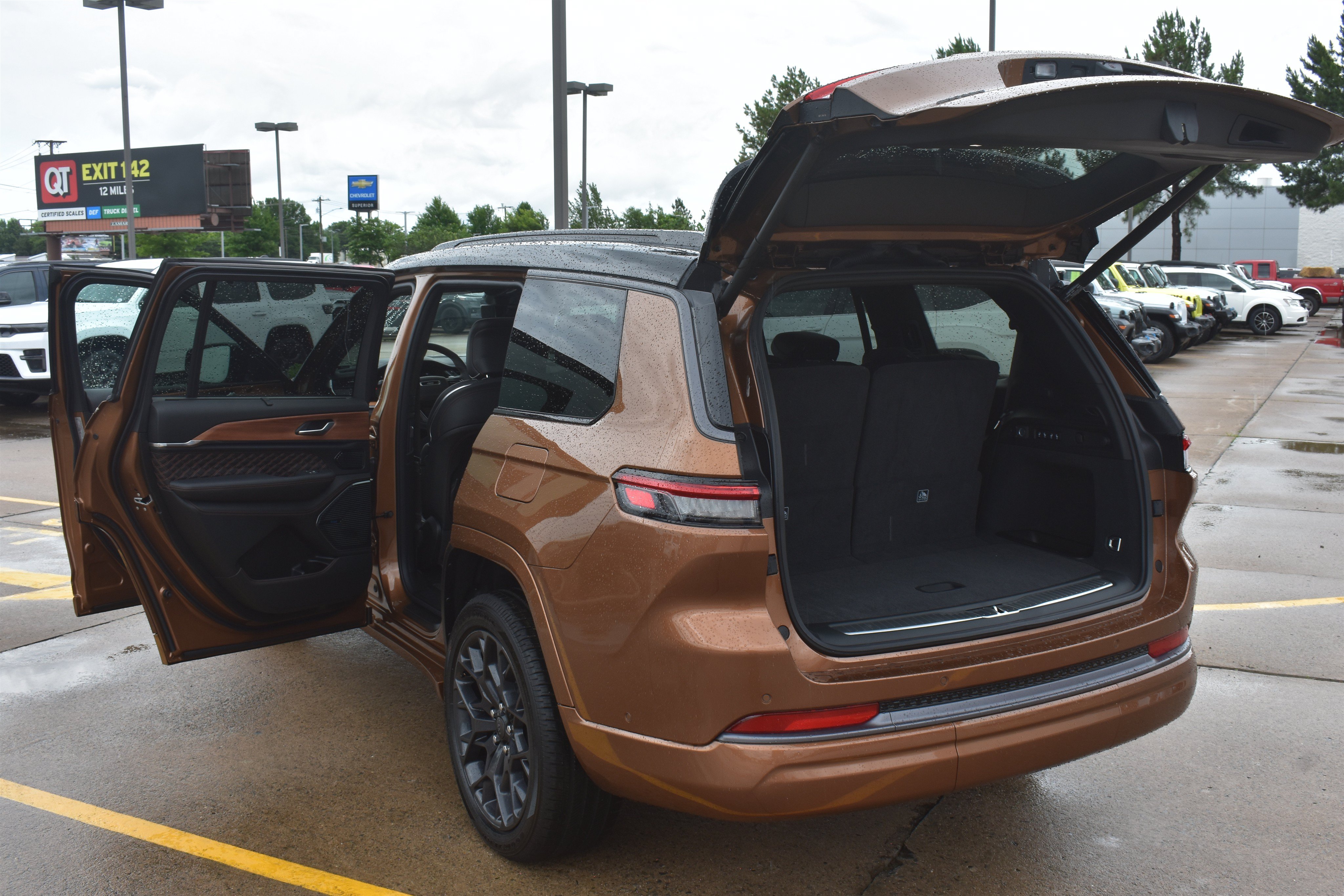 New 2026 Copper Shino Metallic Clear-Coat Exterior Paint Jeep Summit image 19