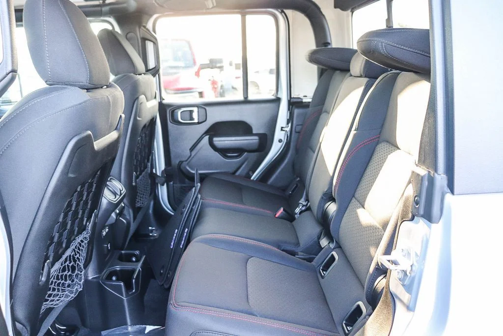 Used 2022 Silver Jeep Rubicon image 22