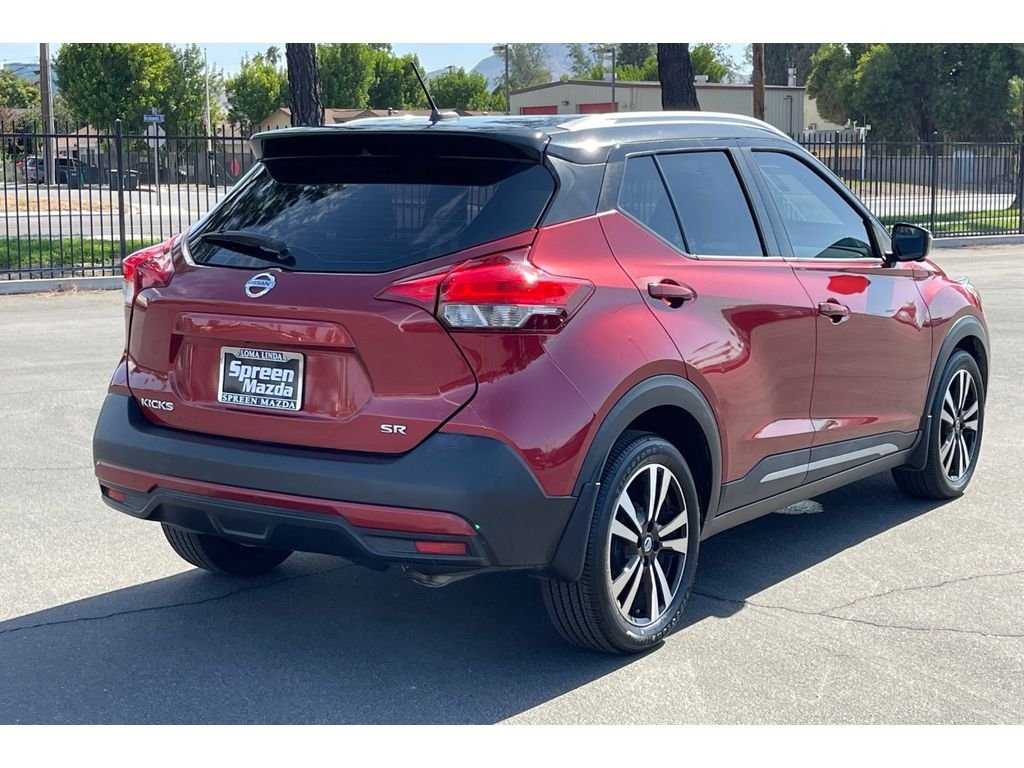 Used 2018 Cayenne Red/Super Black Nissan SR image 7