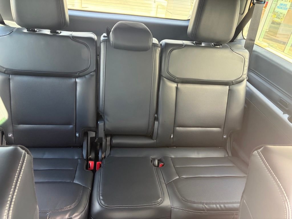 New 2027 Agate Black Metallic Ford MAX Platinum image 20