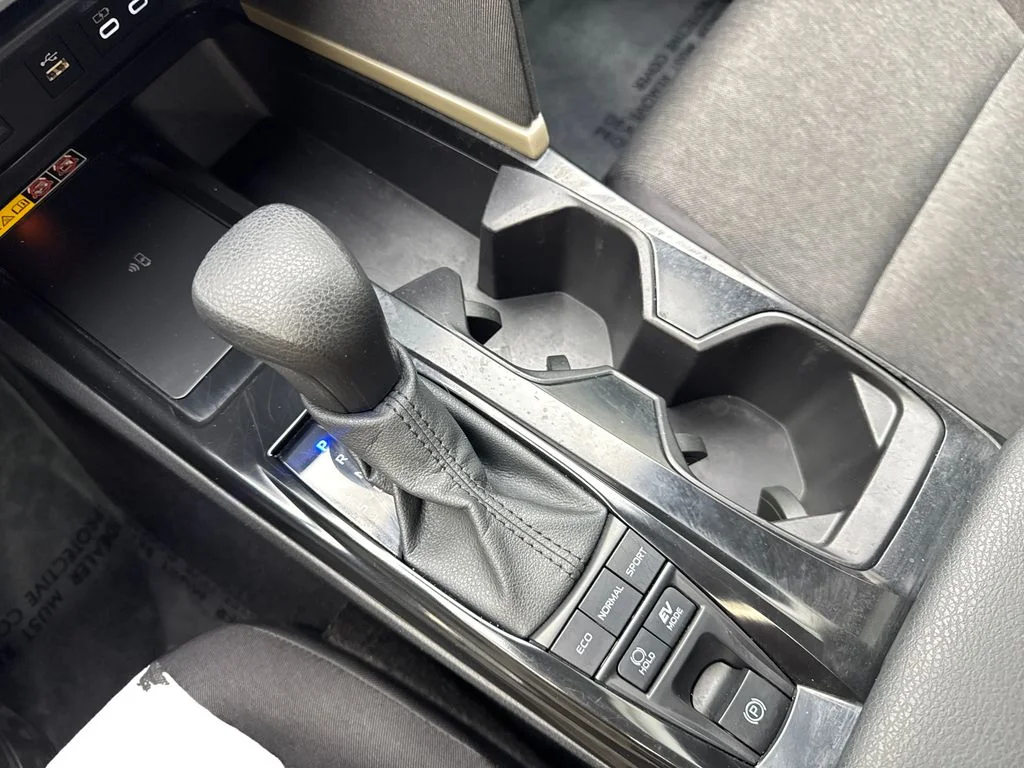 Used 2025 White Toyota LE image 69