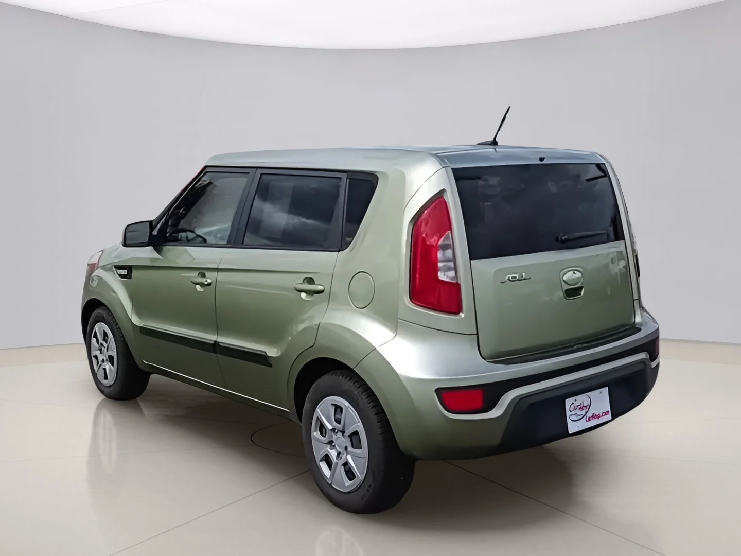 Used 2013 Green Kia ! WAGON image 5