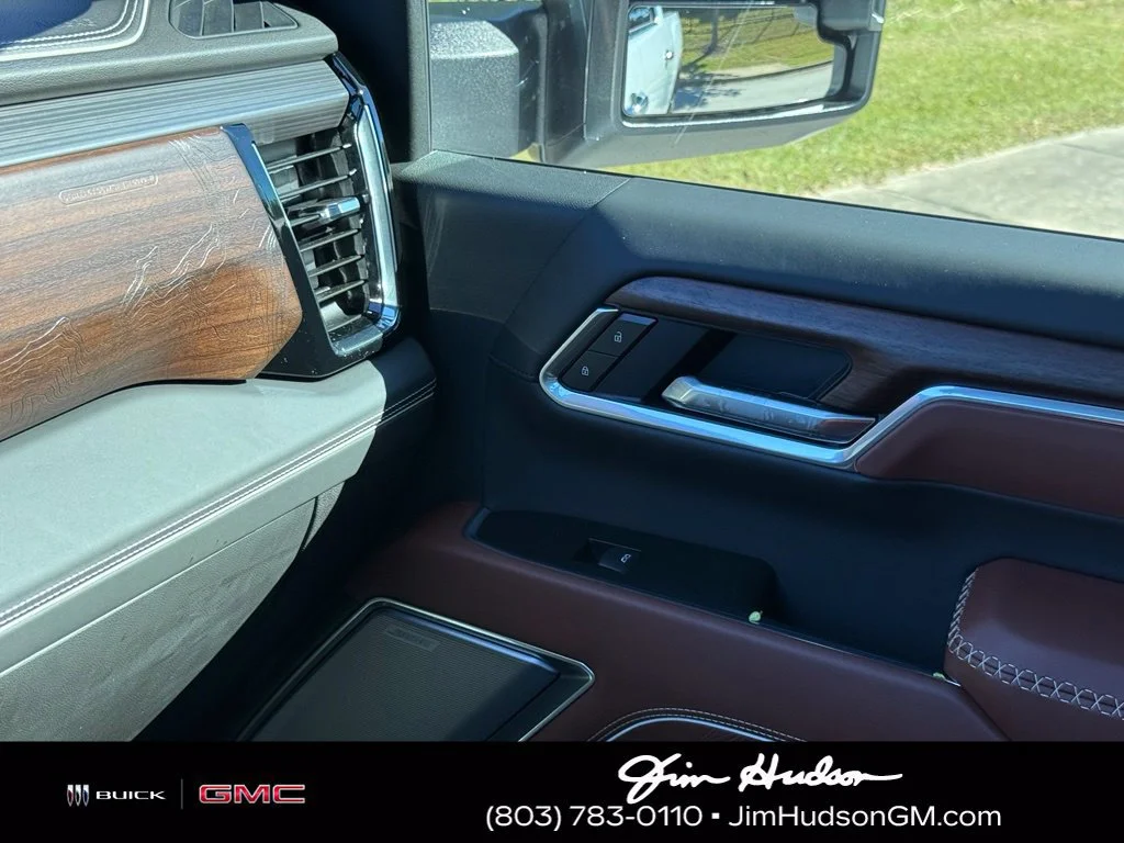 Used 2026 Glacier White Tricoat GMC Denali Ultimate image 37