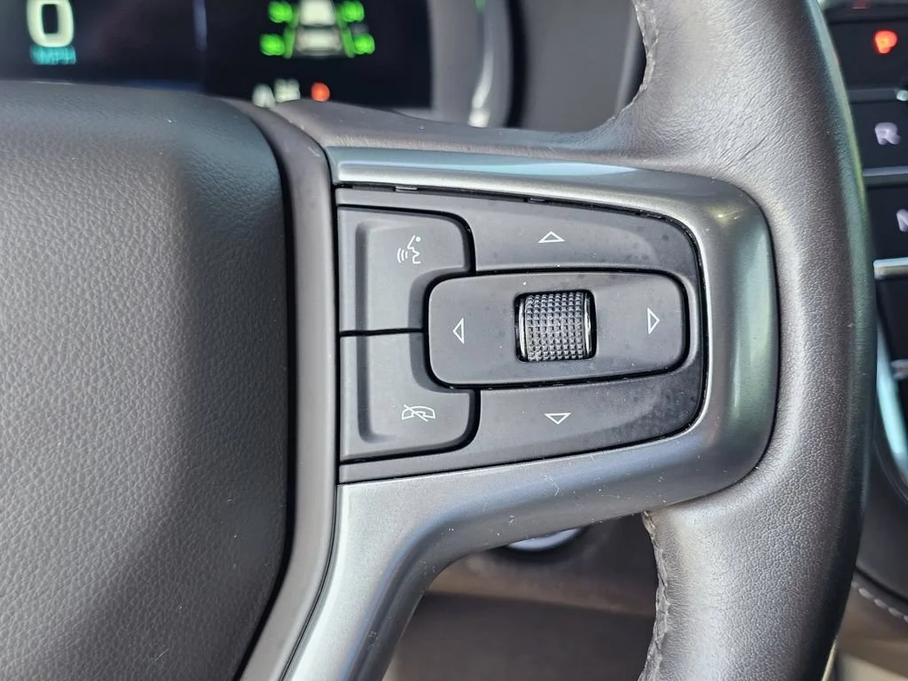 Used 2023 Summit White Chevrolet Z71 image 22