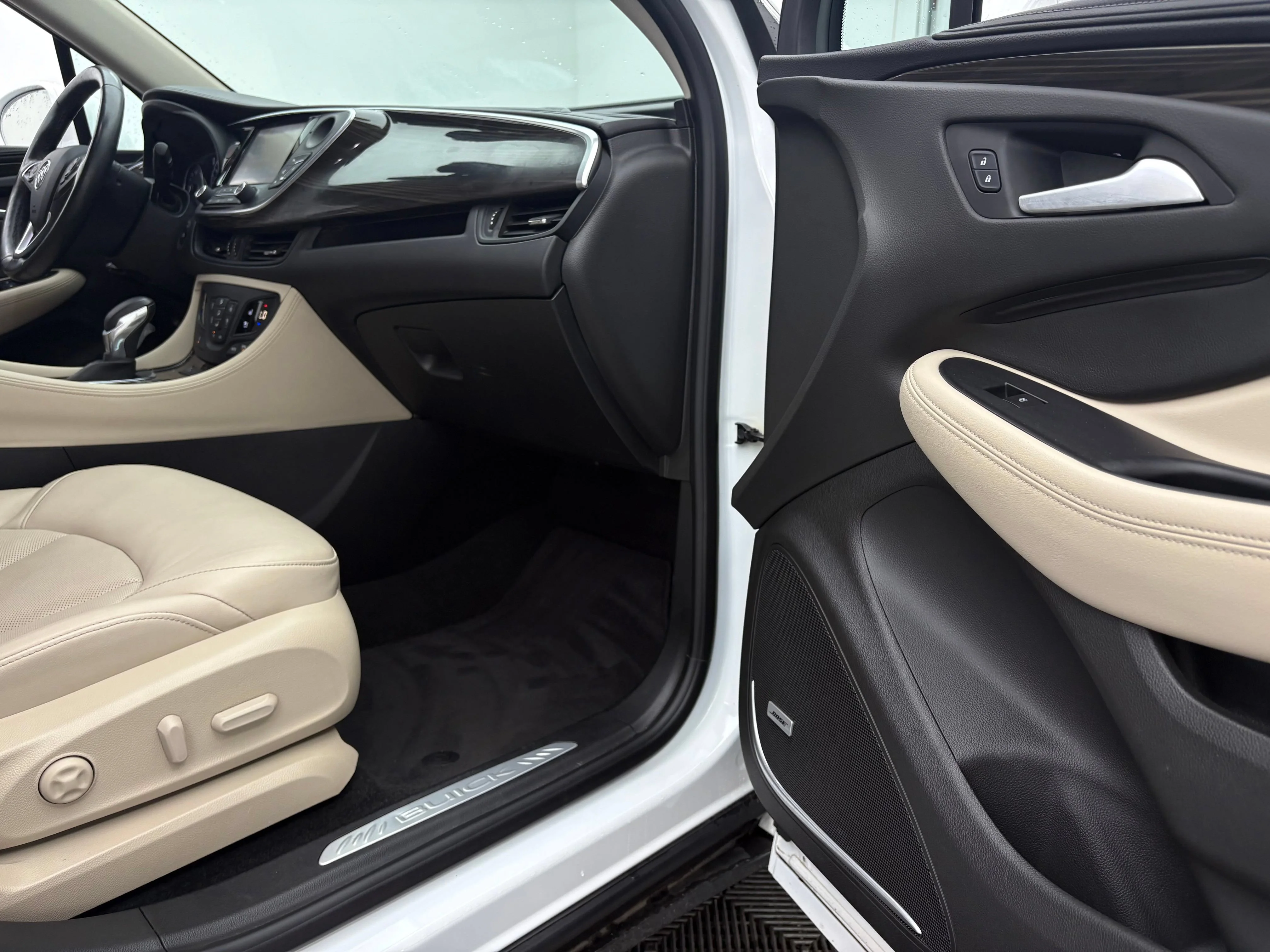 Used 2020 SUMMIT WHITE Buick Premium II image 30