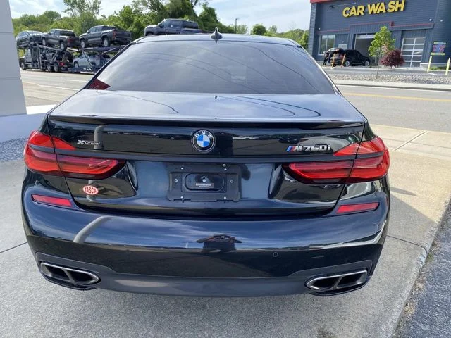 Used 2017 Black BMW M760i image 4