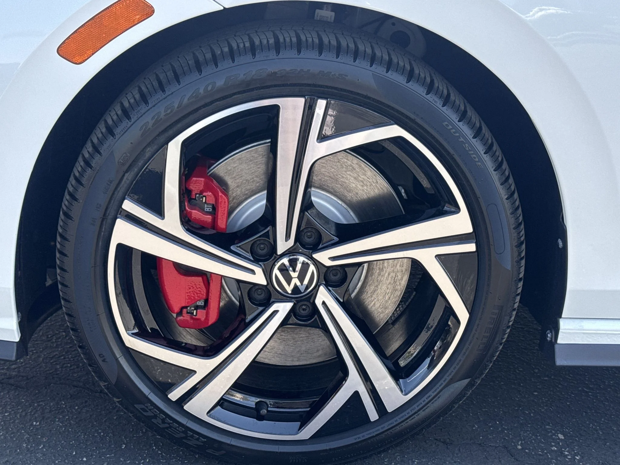 New 2026 Opal White Pearl Volkswagen SE image 10