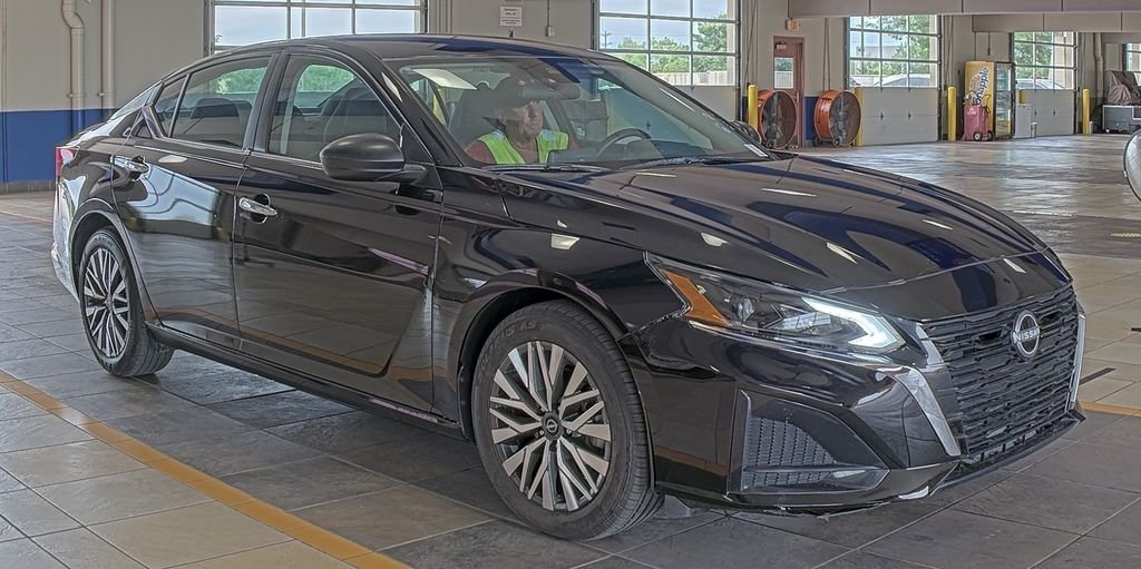 2025 Nissan Altima