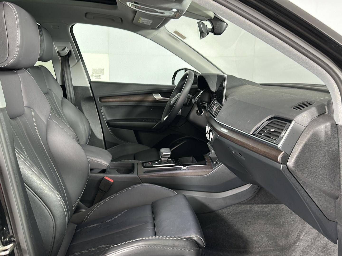 Used 2025 Mythos Black Metallic Audi S line Premium image 28