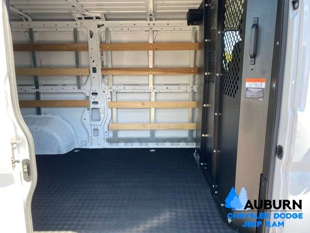 Used 2025 White Ram Base image 10