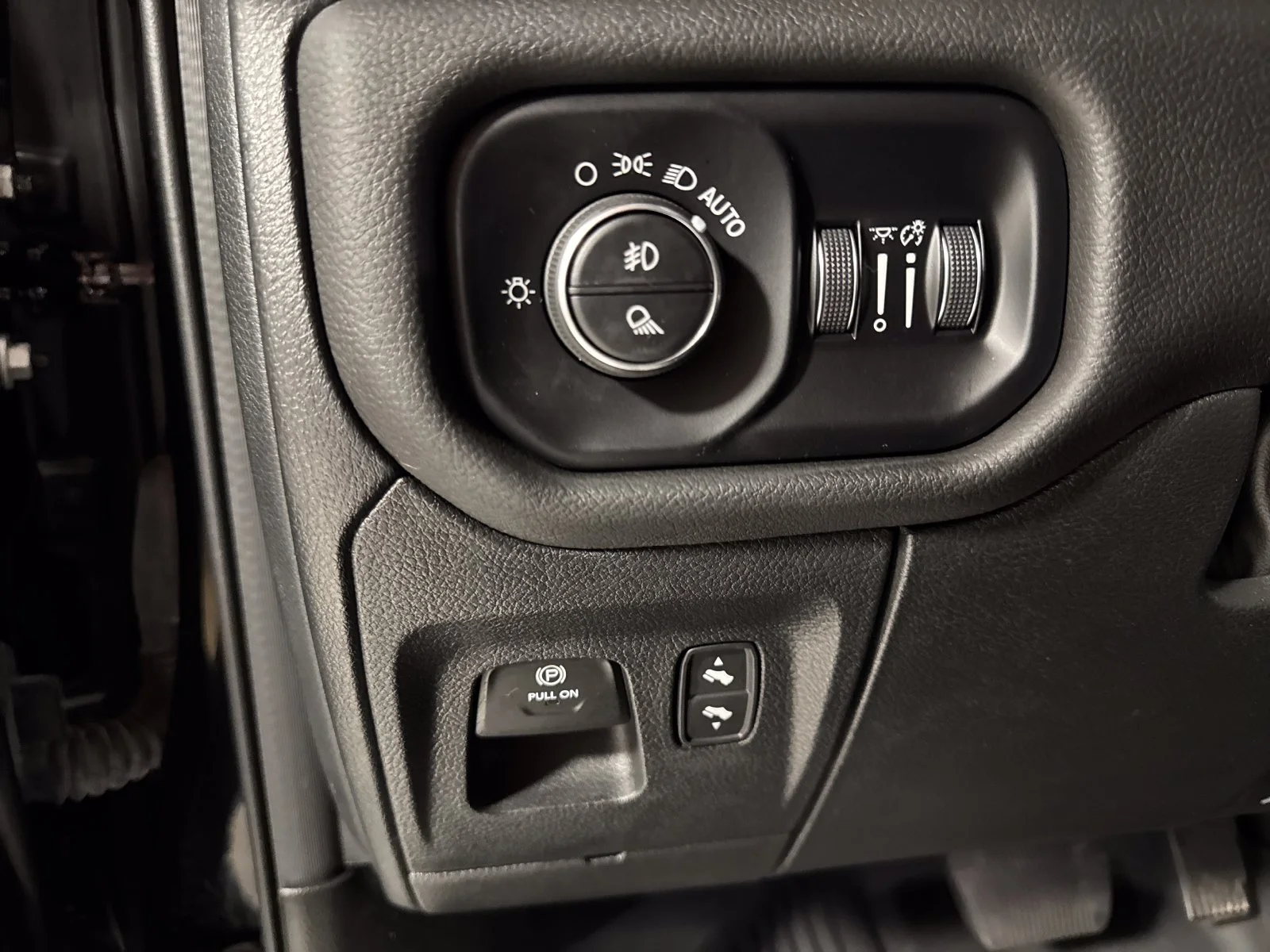 Used 2024 Diamond Black Crystal Pearlcoat Ram Laramie image 14