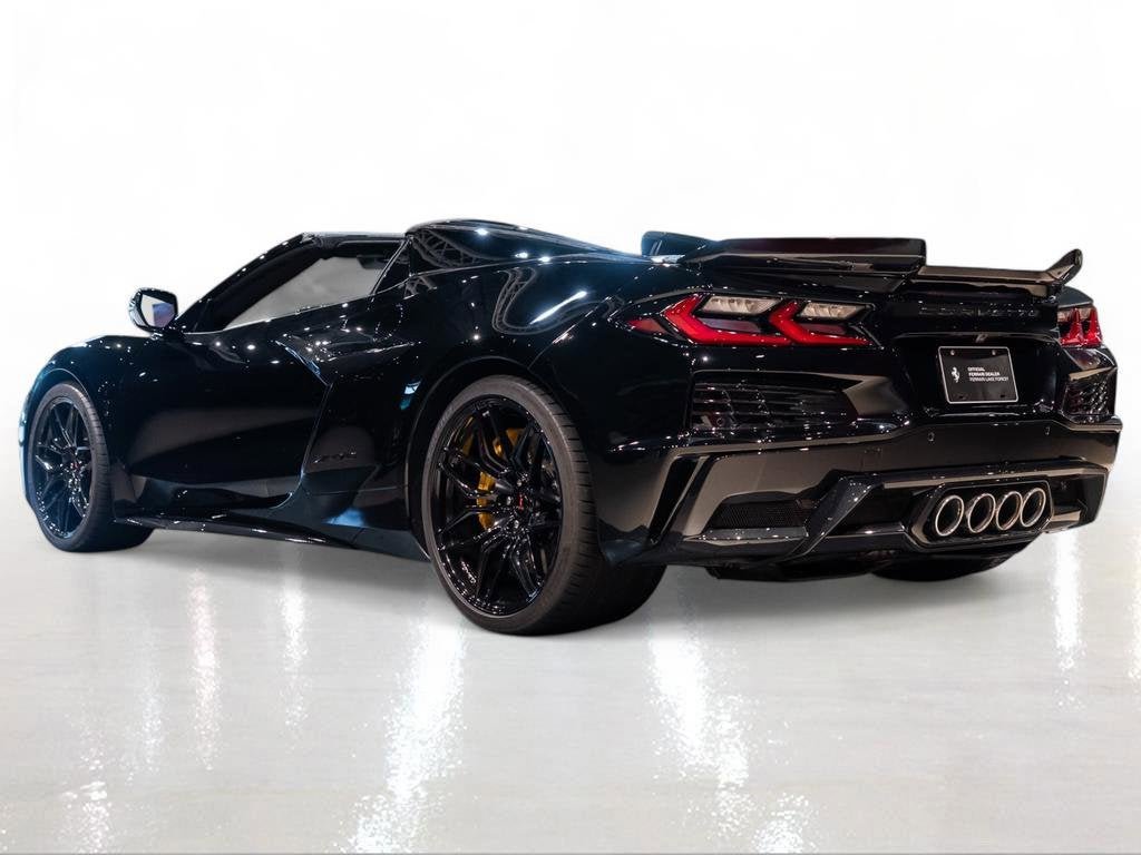 Used 2025 Black Chevrolet Z06 image 7